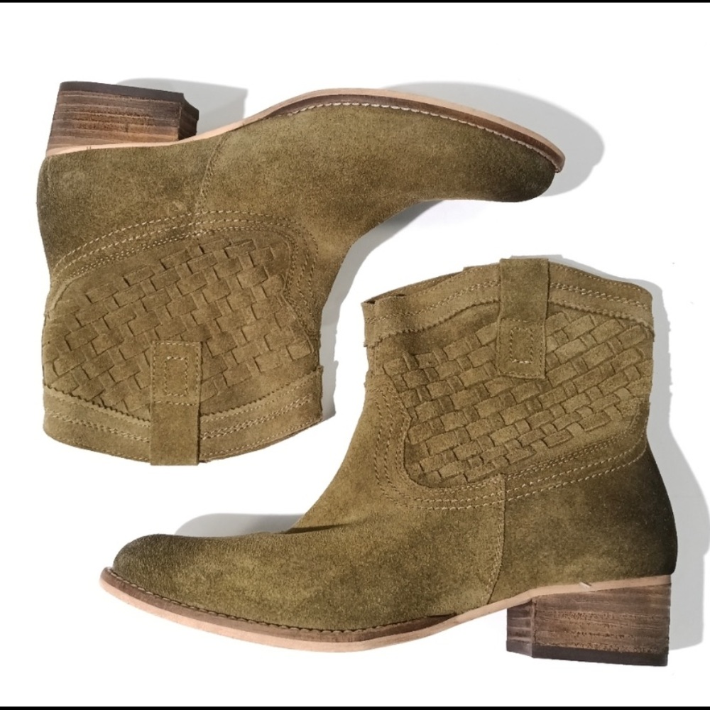 Sued Boots